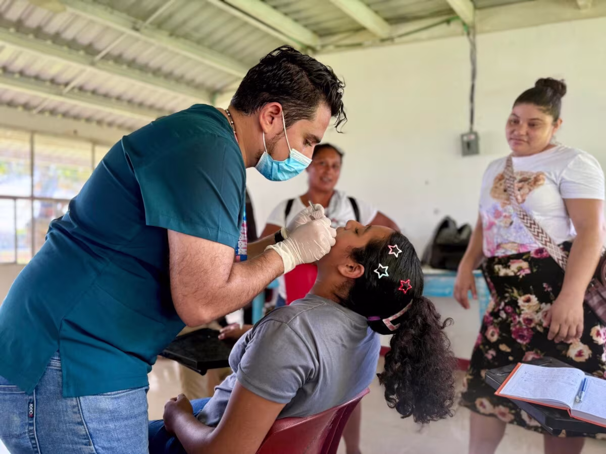 Caravana Acuática lleva salud y bienestar a comunidades ribereñas de Jonuta