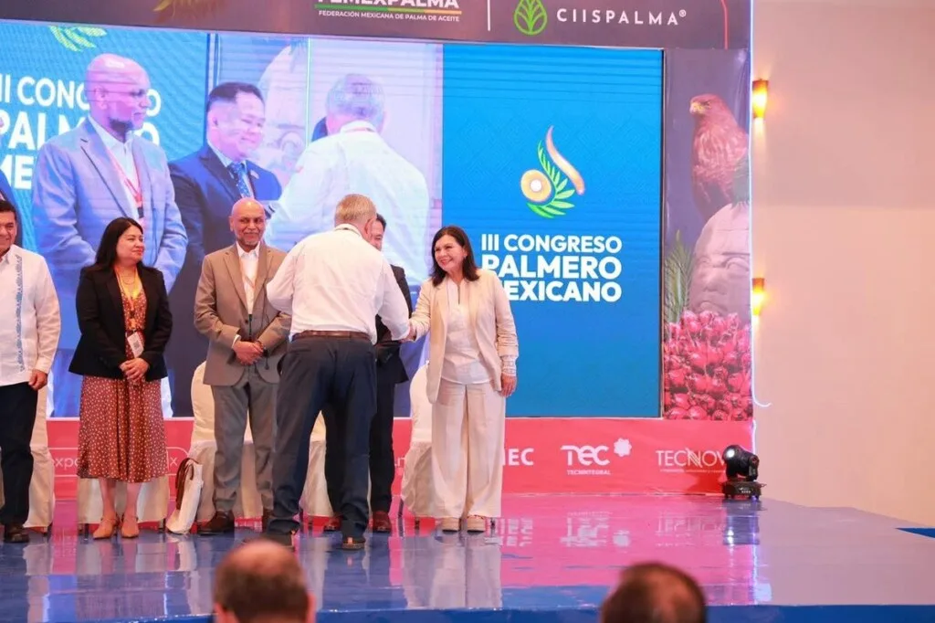 Yolanda Osuna participa en la inauguración del III Congreso Palmero Mexicano
