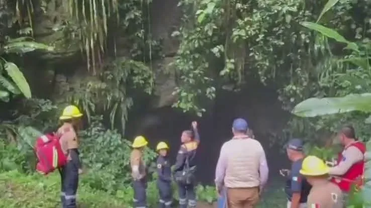 Localizan a la última persona desaparecida en la gruta de Chichicazapan, en Puebla