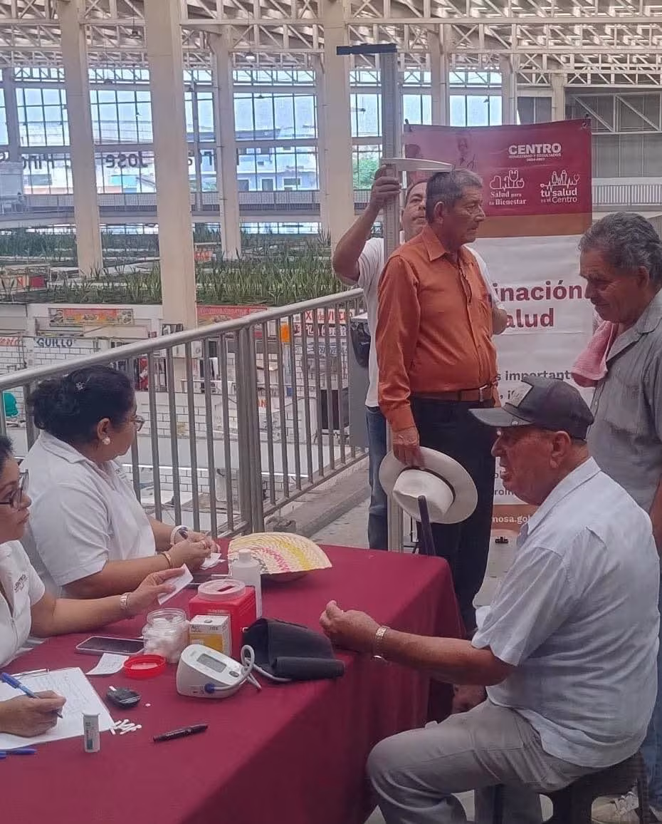 Brigadas Médicas de Atención Comunitaria acercan servicios preventivos a mercados de Centro