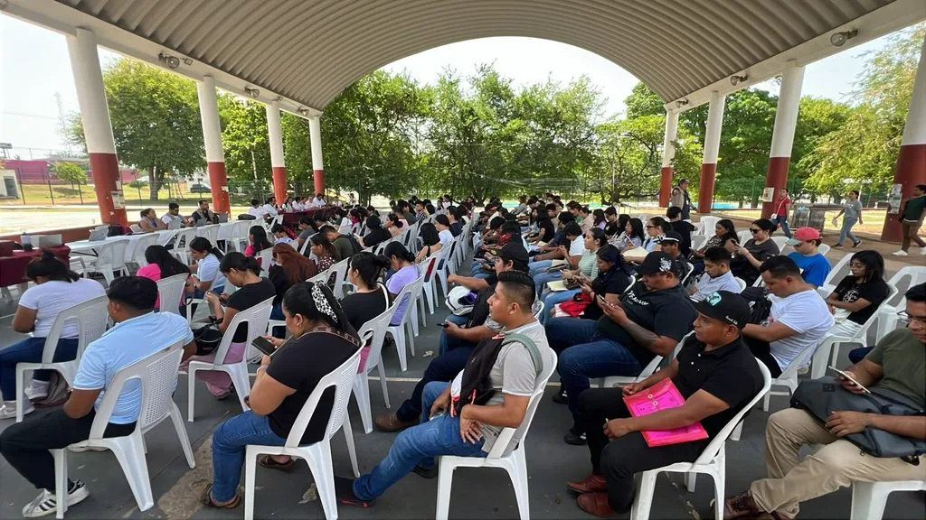 Más de 350 jóvenes construyendo reciben atención y seguimiento en Villahermosa